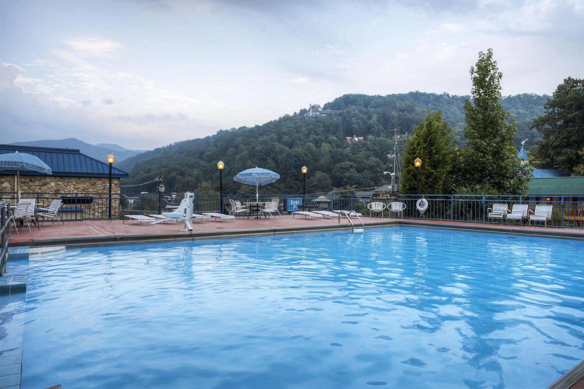 Hotel Clarion Pointe Downtown Gatlinburg Esterno foto