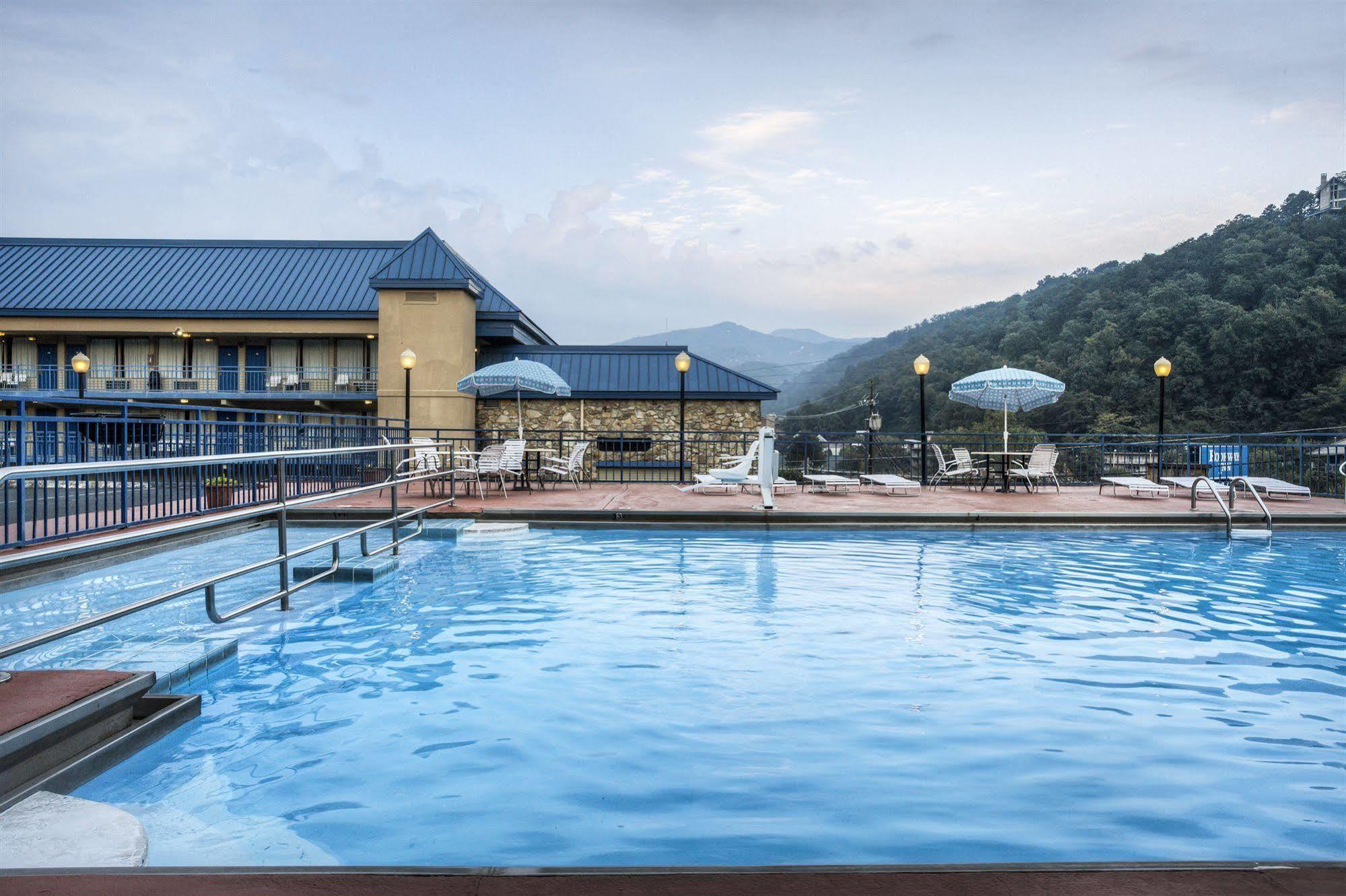 Hotel Clarion Pointe Downtown Gatlinburg Esterno foto