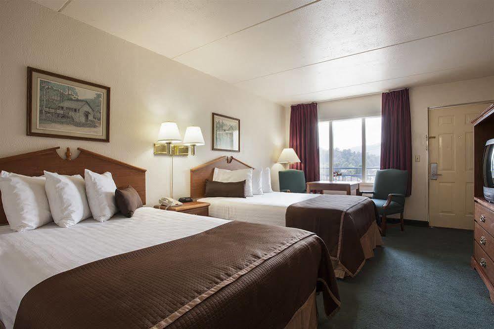 Hotel Clarion Pointe Downtown Gatlinburg Esterno foto
